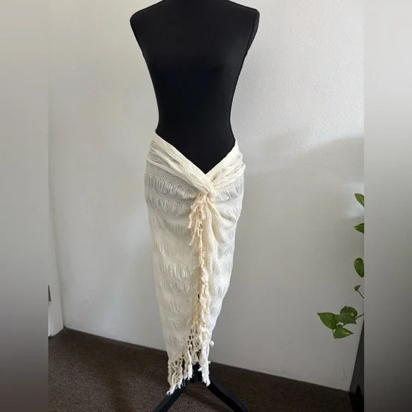 NWT SHEIN Cream Textured Skirt/Cover Up - Picture 2 of 7